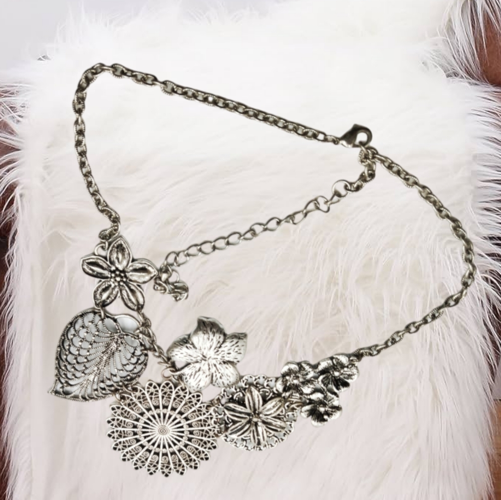 .🎄10/$20. Premier Designs ~ Gun Metal Gray Botanical Flower Plant  Necklace - Picture 5 of 6